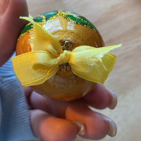 Hand painted wooden egg shaped ornaments - Picture 4 of 5